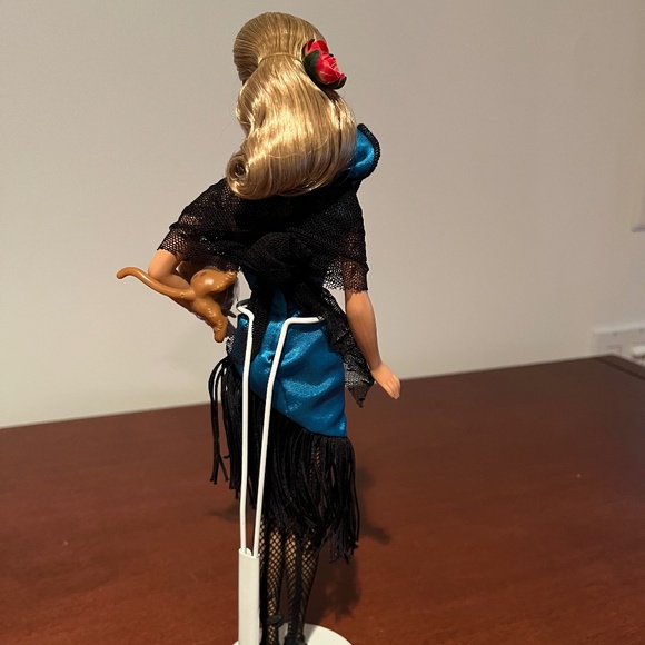 Barbie Doll 2011 Dolls of the World - Argentina Barbie - Picture 6 of 8